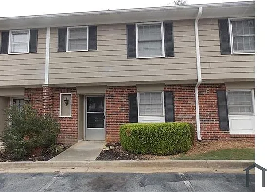 3 bed, 1270 sqft, $1,890 — Photo 1