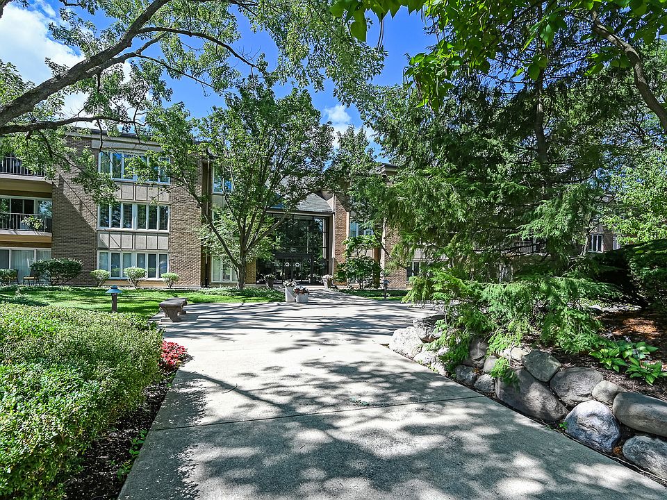 1st image of 2 Oak Brook Club Dr APT B308
