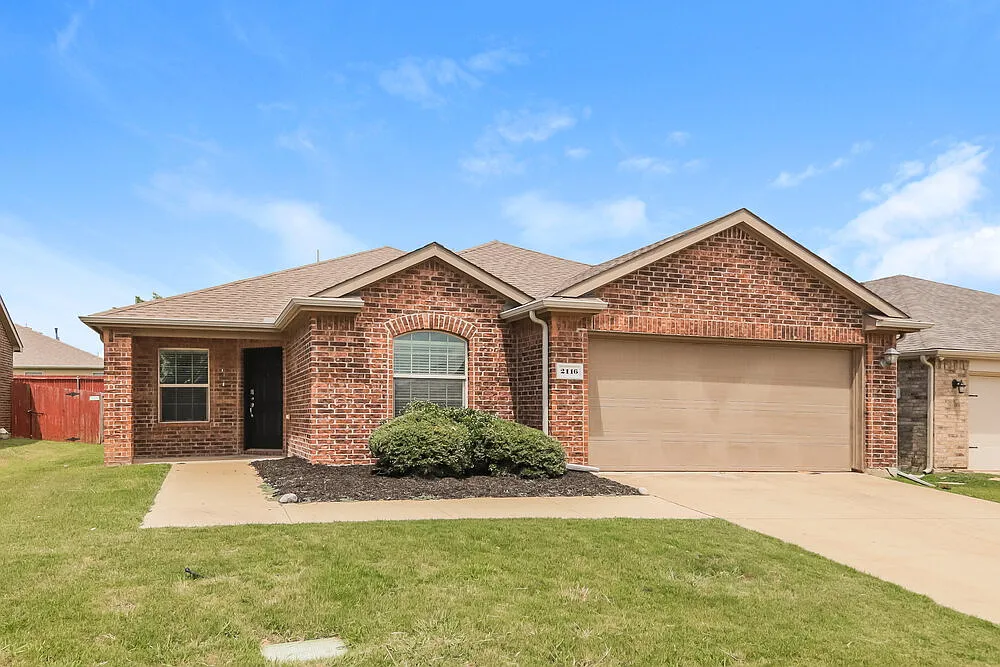 4 bed, 2.0 bath, 1832 sqft, $1,675 — Photo 3