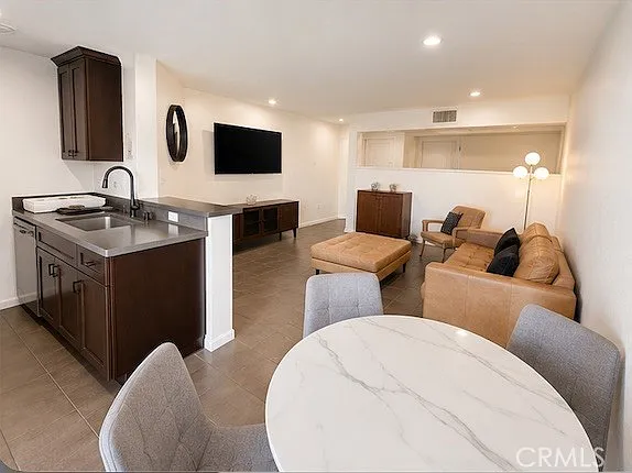 7320 Hawthorn Ave #318 — Photo 2