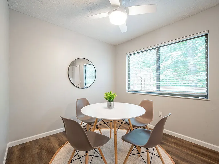 3085-3194 Griggsview Court — Photo 38