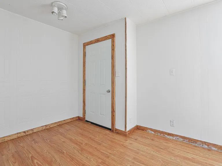 12 N 2162 W — Photo 11