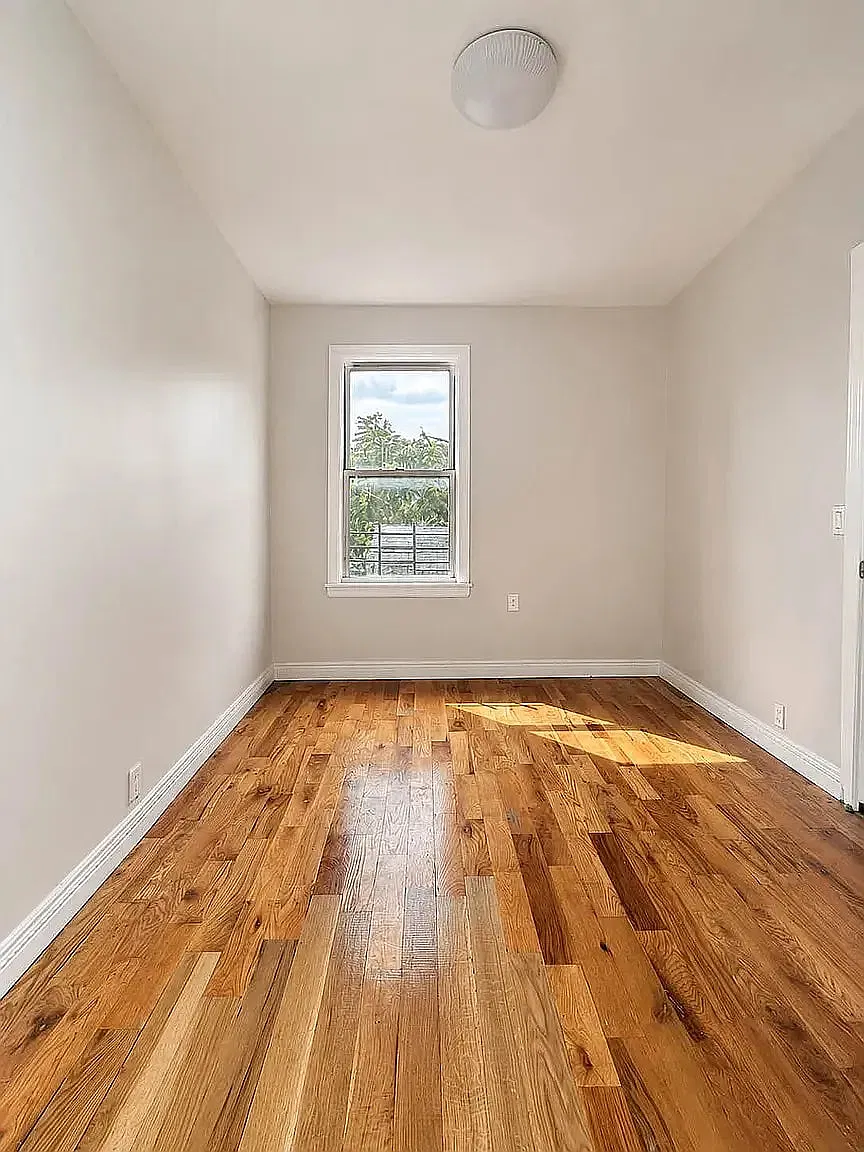 For Rent At 16855 Liberty Ave — Photo 4