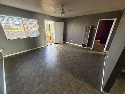1033-1037 Alvarado Dr SE Photo 1