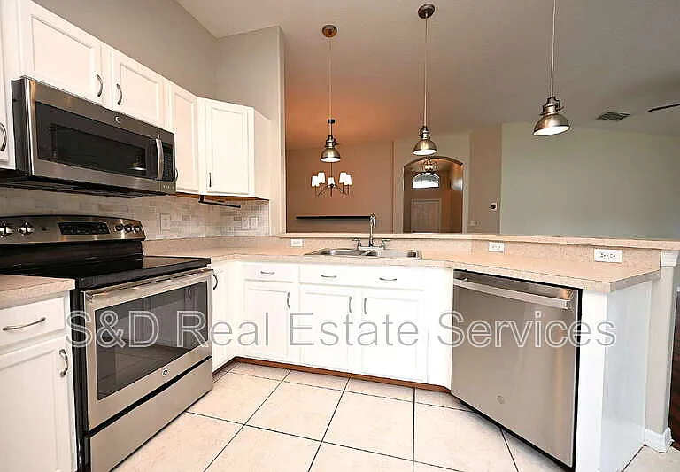 7147 Cedarcrest Blvd — Photo 5