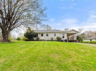 6111 Phelps Cir, Winston Salem, NC 27105