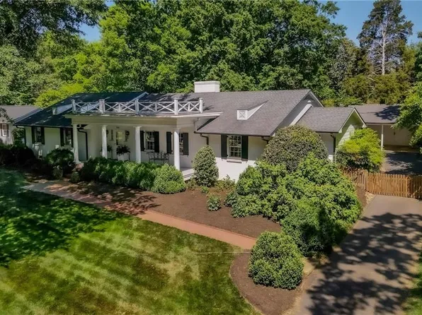 745 N Pine Valley Rd, Winston Salem, NC 27106