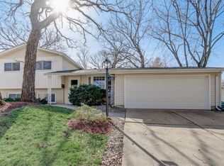136 S Cedarcrest Dr, Schaumburg, IL 60193