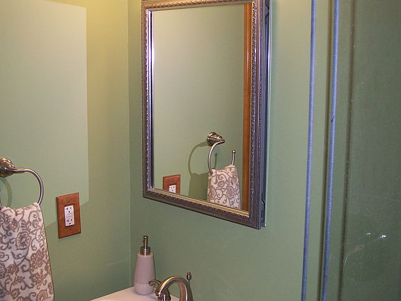 3rd image of 47 Winslow Dr