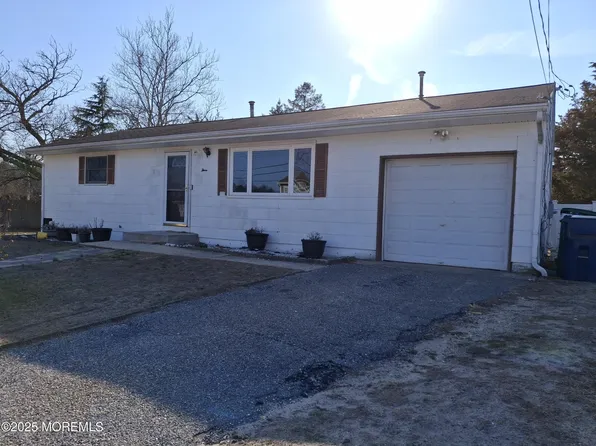 3 Green Ridge Drive, Toms River, NJ 08757