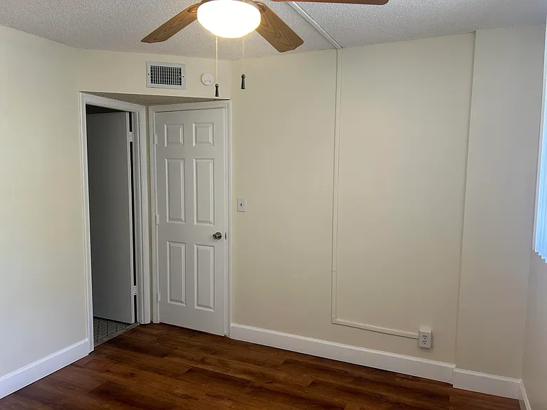 109 Royal Park Dr #2C — Photo 10