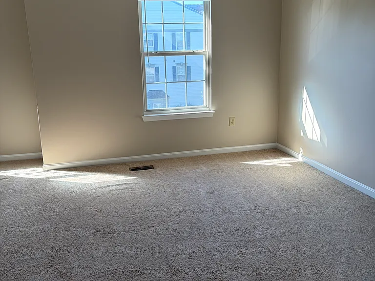 320 Roff Point Dr — Photo 6