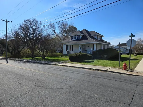 60 Kerr St, Onancock, VA 23417