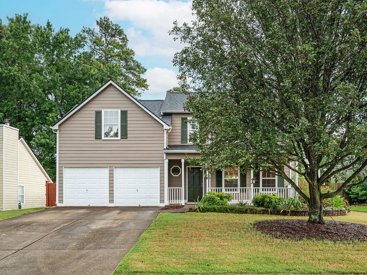 4 bed, 2.5 bath, 1697 sqft, $2,400 — Photo 1