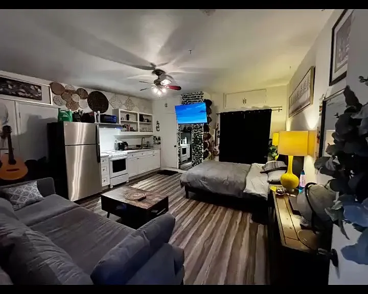 2247 Brant St #7 — Photo 32