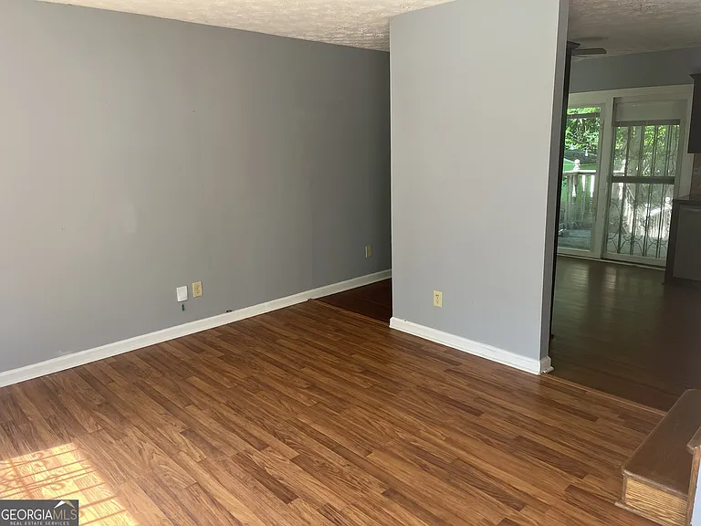 2561 Lewfield Cir SE — Photo 5