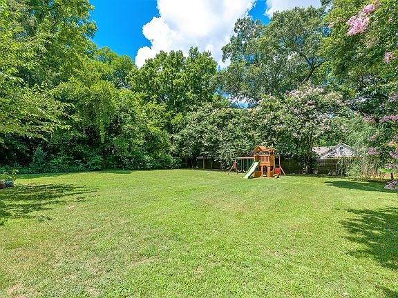 2nd image of 172 Ockley Dr