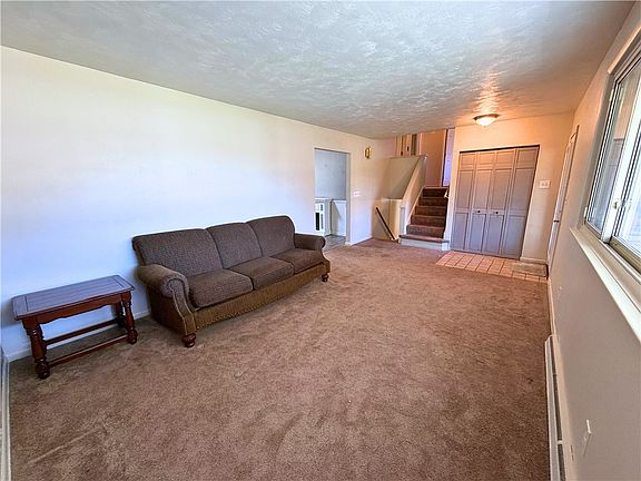 5th image of 643 N Liberty Rd