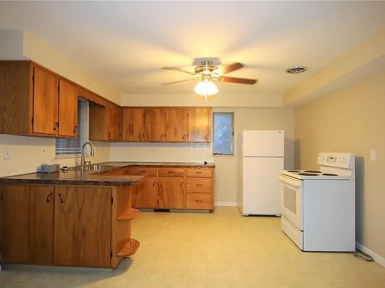 617 E Robinson Ave — Photo 8