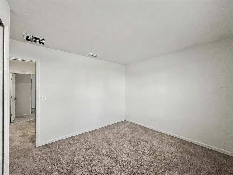 55 Signet Cir — Photo 33