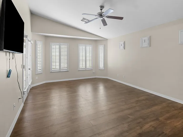 2501 S 255th Dr — Photo 10