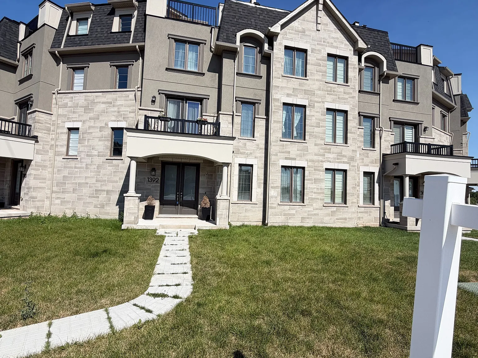 5 bed, $4,000 — Photo 2