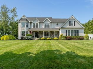 30 Meadowview Dr, Lopatcong Twp., NJ 08865