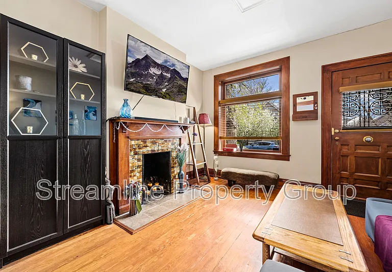 141 W Archer Pl — Photo 2