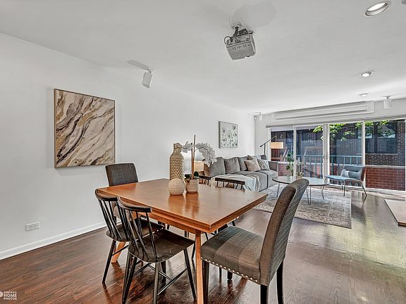 DiningRoom