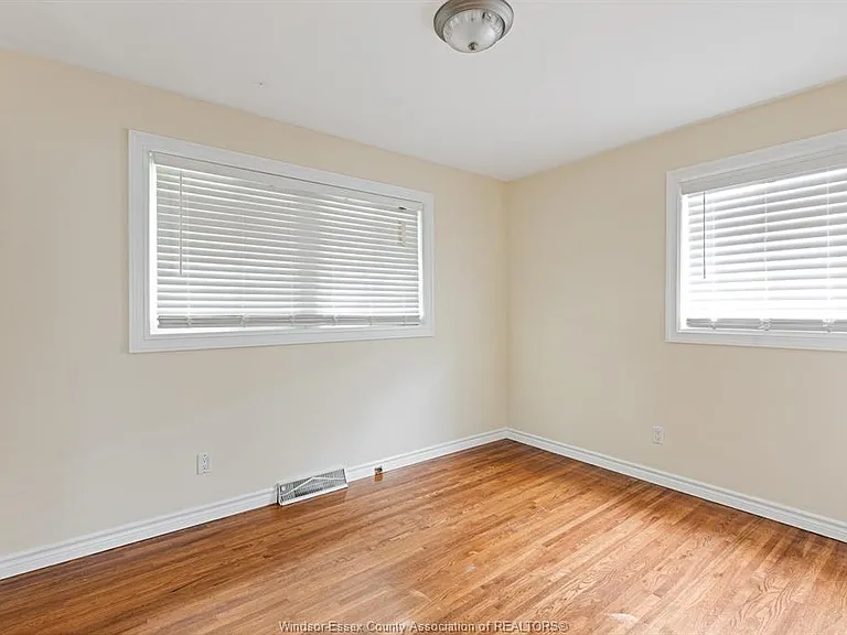 3162 Avondale Ave — Photo 8
