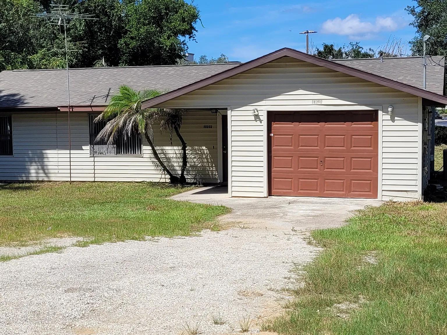 13648 Helen St — Photo 4