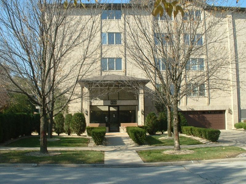 Spacious Condo in a Great Building
