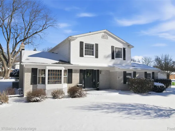 22846 Gilbar St, Novi, MI 48375