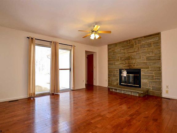 2nd image of 305 New Leaf Ct