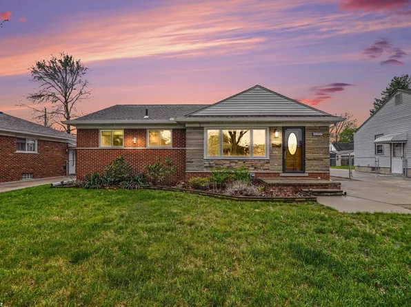 22000 Trombly St, Saint Clair Shores, MI 48080