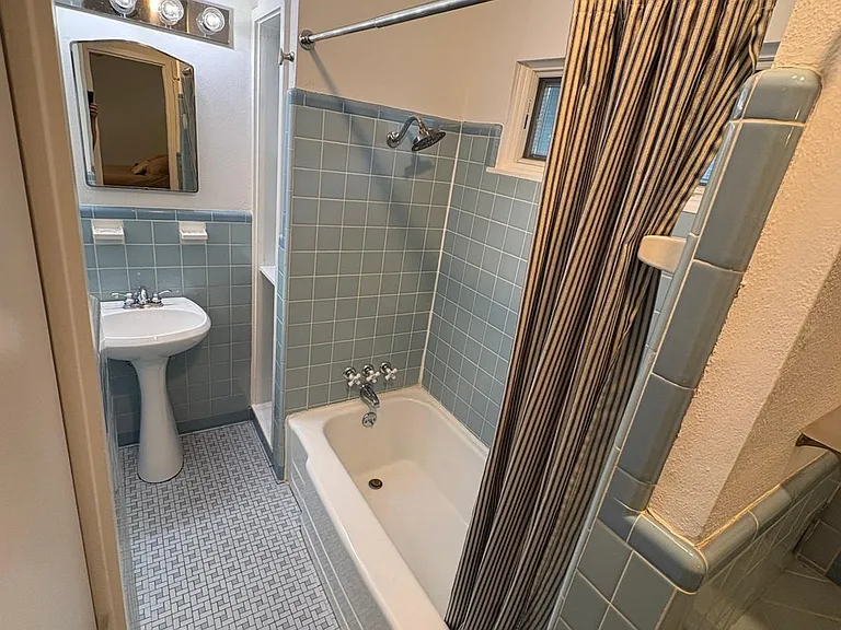430 Mayrant Dr — Photo 11