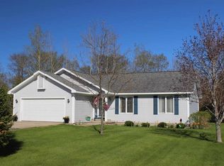 4870 Castleview Dr, Charlevoix, MI 49720
