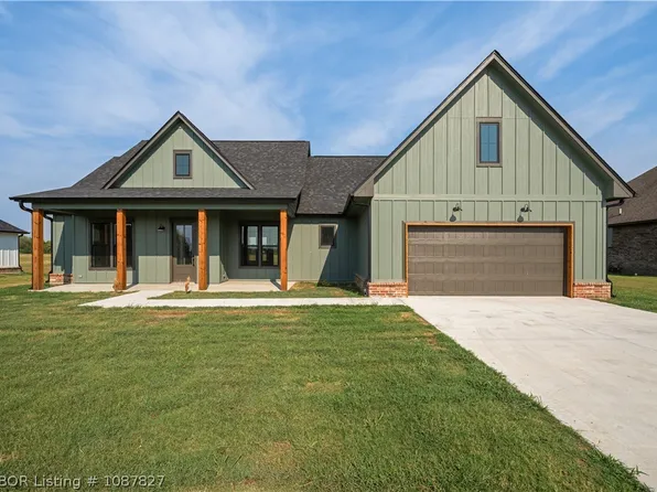 2032 Prairie Fire Dr, Sallisaw, OK 74955