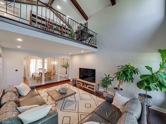 5th image of 1355 Carol Ln