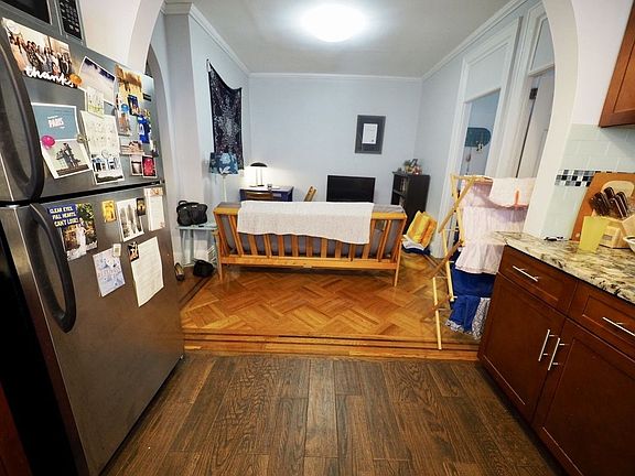 3rd image of 3431 43rd St APT 1R