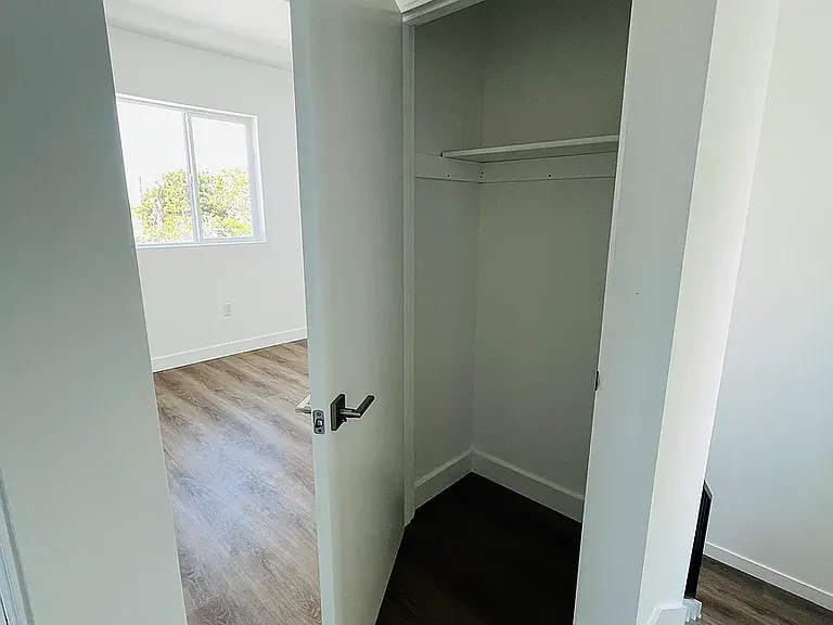22324 1/2 Denker Ave — Photo 2