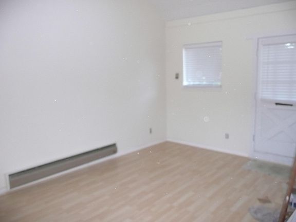 4th image of 829 E Blithedale Ave #B