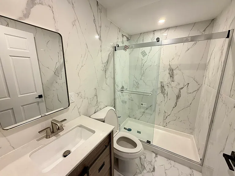 255 W 36th St #1005 — Photo 5