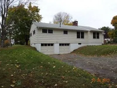 2 bed, 1.5 bath, 1372 sqft, $3,000 — Photo 2
