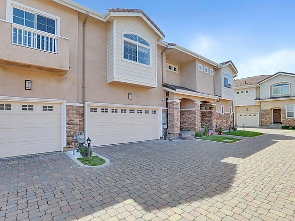 2nd image of 2722 Darien Ct