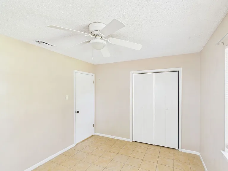 328 Glenmoor Dr — Photo 23