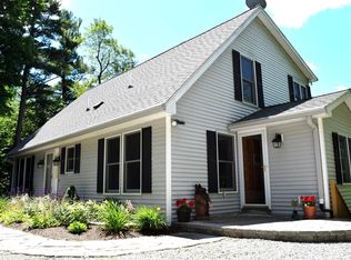 462 Long Bow Ln, Becket, MA 01223