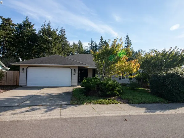 40 Park Village Dr, Florence, OR 97439