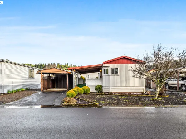 1307 S Water St, Silverton, OR 97381