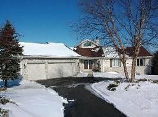 1318 Elm St, Spring Grove, IL 60081